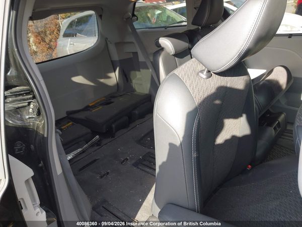 2012 TOYOTA SIENNA SE 8 PASSENGER