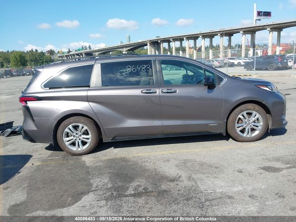 2021 TOYOTA SIENNA XSE 7-PASSENGER — I14