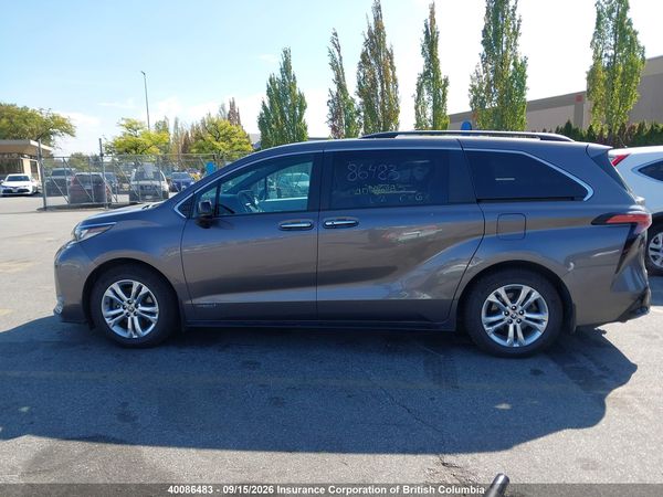 2021 TOYOTA SIENNA XSE 7-PASSENGER — I15
