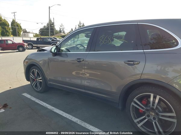 2012 PORSCHE CAYENNE TURBO