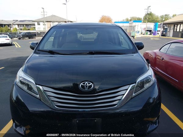 2017 TOYOTA SIENNA XLE 7 PASSENGER
