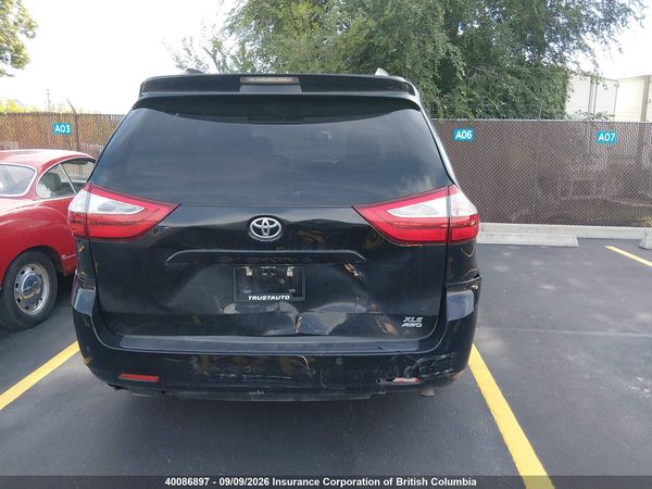 2017 TOYOTA SIENNA XLE 7 PASSENGER