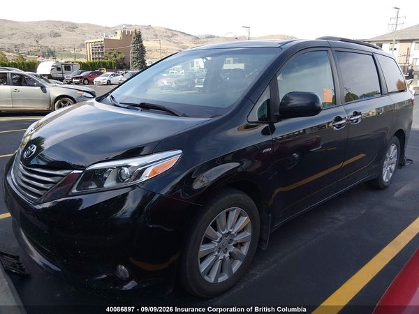 2017 TOYOTA SIENNA XLE 7 PASSENGER