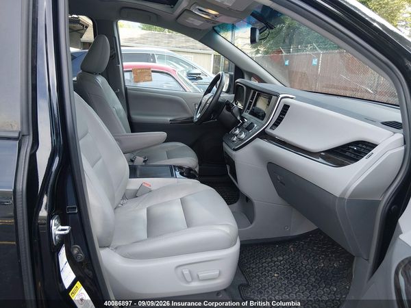 2017 TOYOTA SIENNA XLE 7 PASSENGER