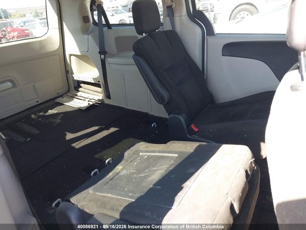 2015 DODGE GRAND CARAVAN SE — I8