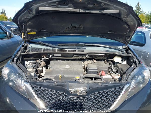 2014 TOYOTA SIENNA SPORT