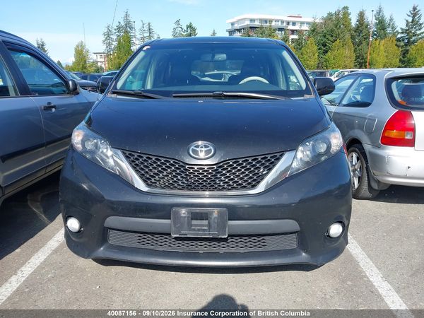 2014 TOYOTA SIENNA SPORT