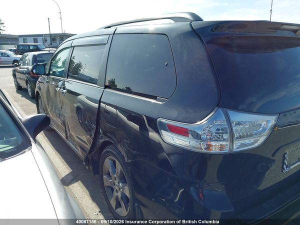 2014 TOYOTA SIENNA SPORT