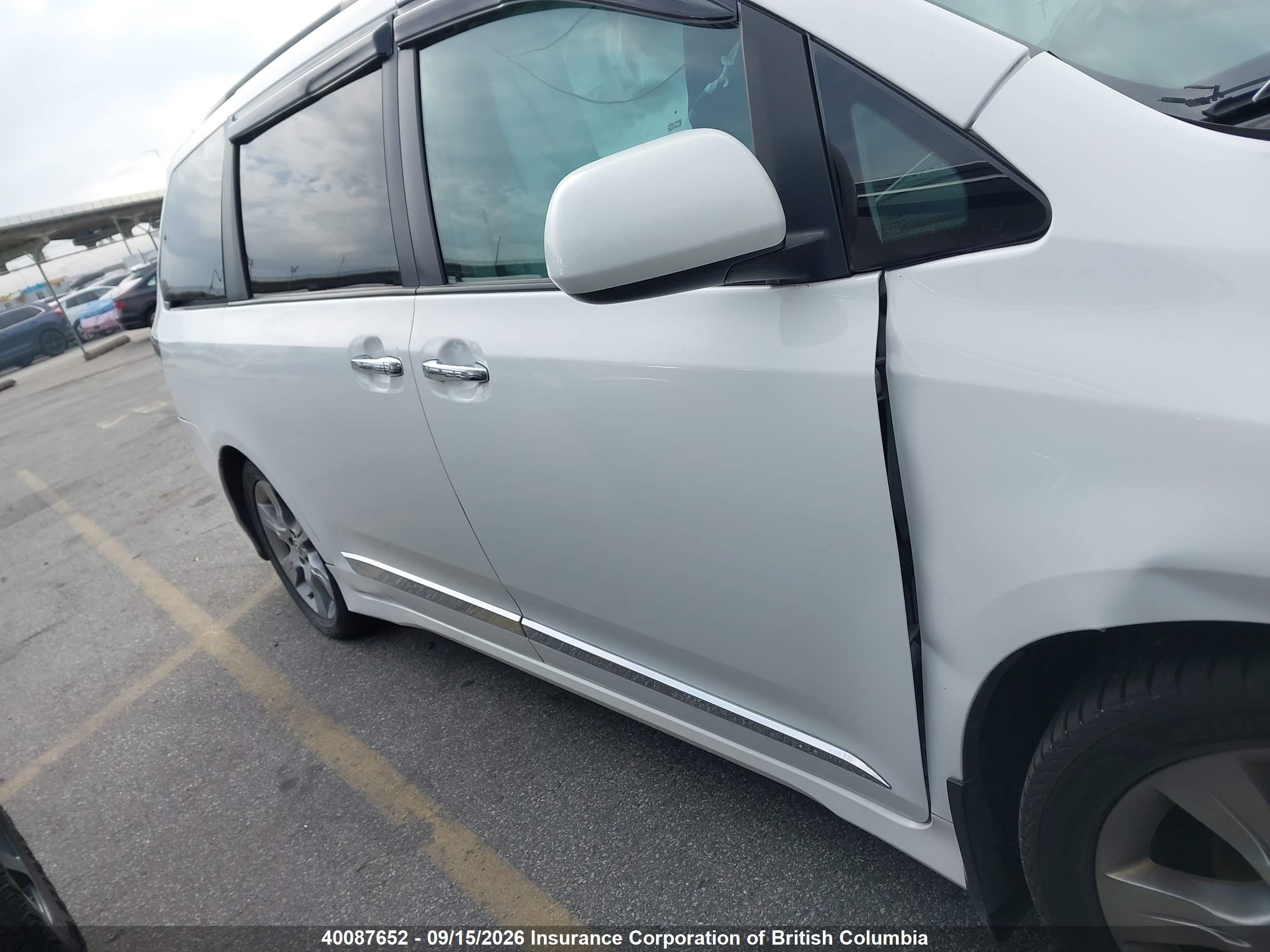 2014 TOYOTA SIENNA SPORT