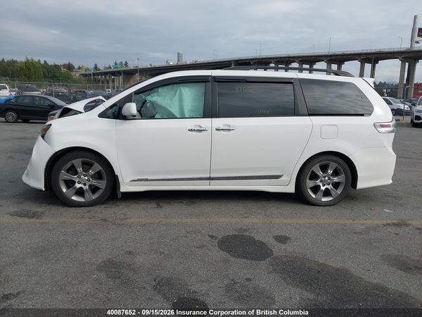 2014 TOYOTA SIENNA SPORT