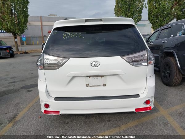 2014 TOYOTA SIENNA SPORT