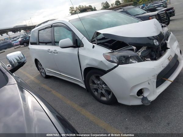 2014 TOYOTA SIENNA SPORT