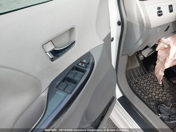 2014 TOYOTA SIENNA SPORT