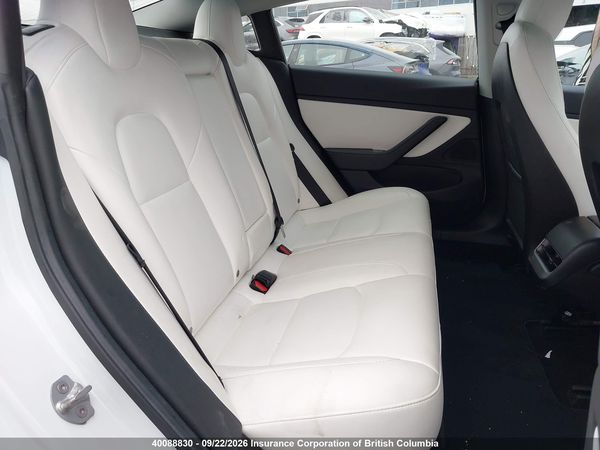 2019 TESLA MODEL 3 — I8