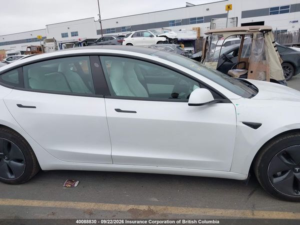 2019 TESLA MODEL 3 — I14