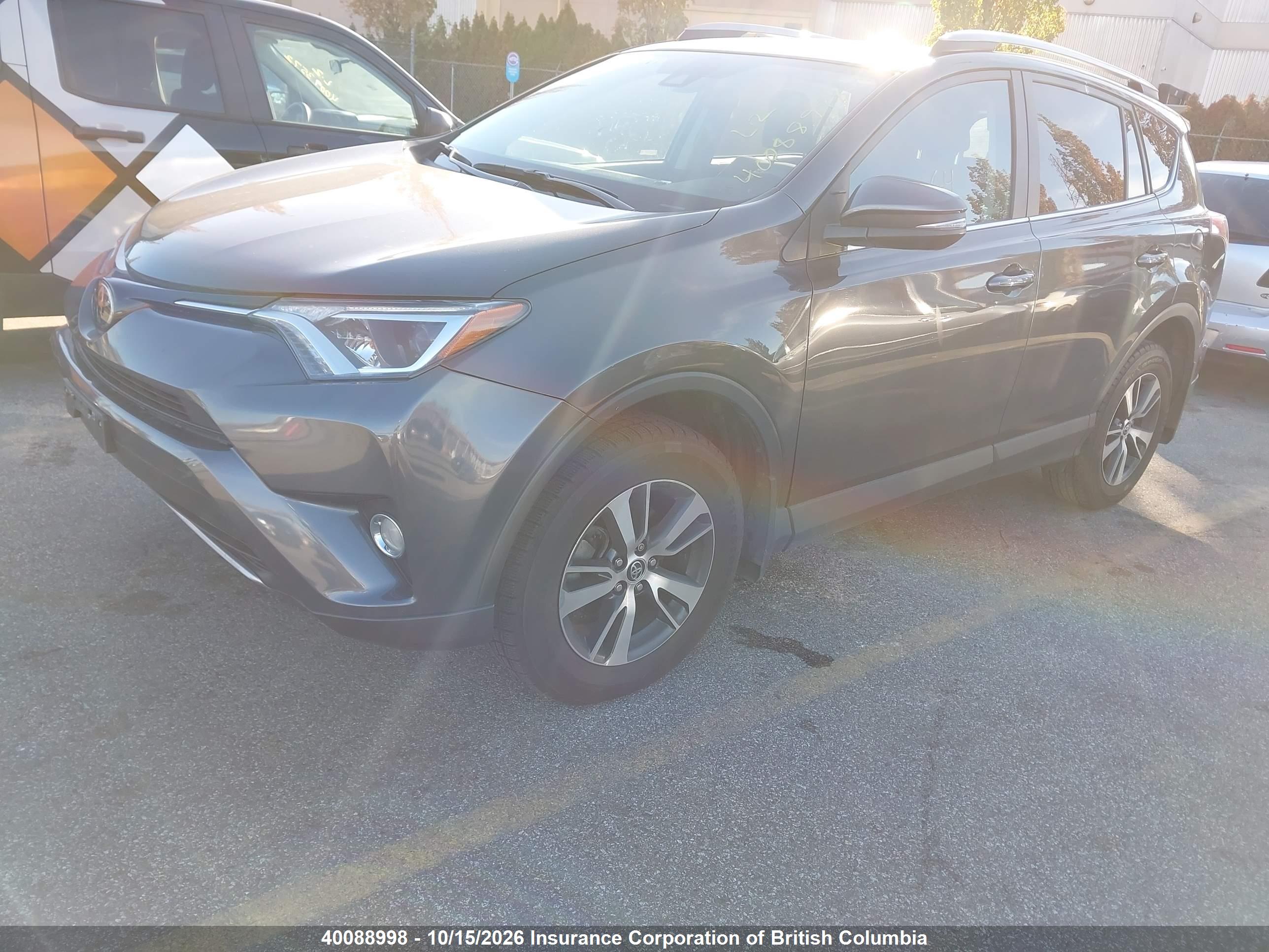 2017 TOYOTA RAV4 XLE — I2
