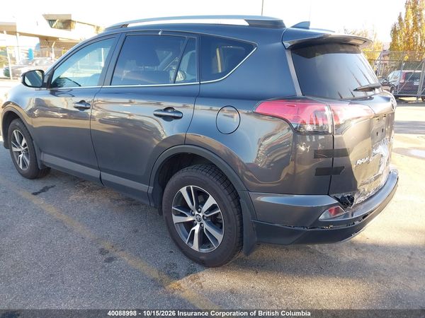 2017 TOYOTA RAV4 XLE — I3