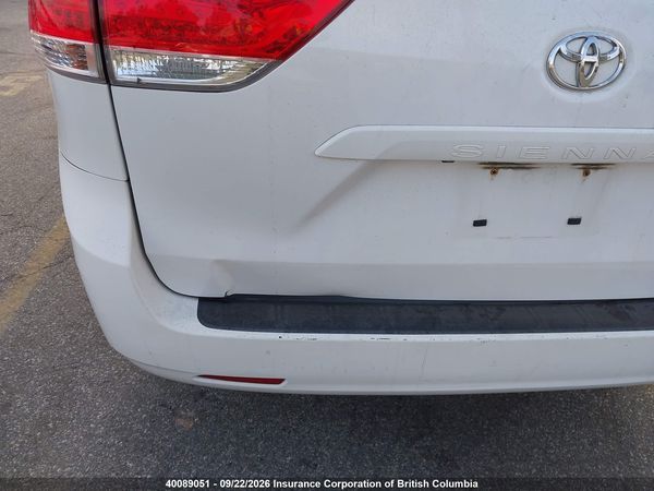 2013 TOYOTA SIENNA LE — I6