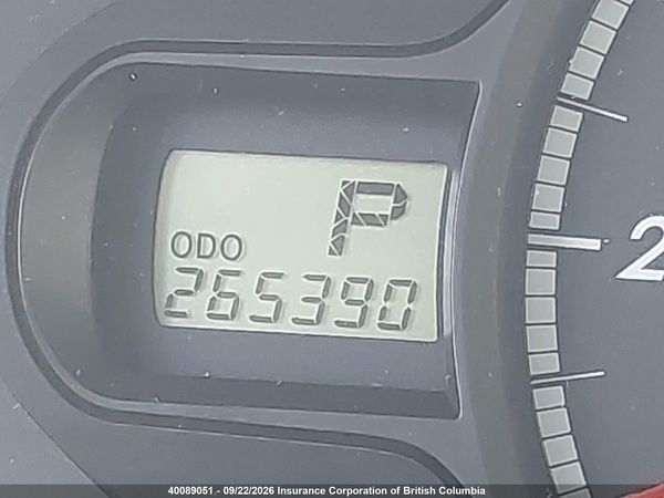 2013 TOYOTA SIENNA LE — I16