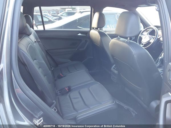 2018 VOLKSWAGEN TIGUAN SEL PREMIUM — I8