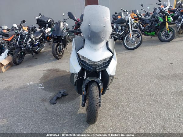 2025 BMW C 400 GT — I5