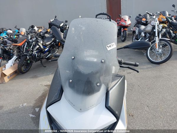 2025 BMW C 400 GT — I12