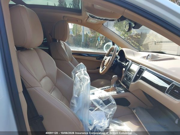 2016 PORSCHE MACAN — I5