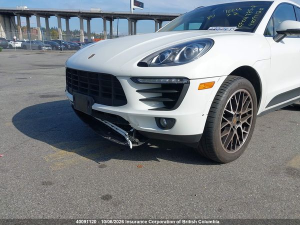 2016 PORSCHE MACAN — I6
