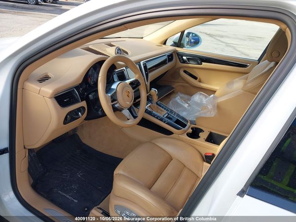 2016 PORSCHE MACAN — I19