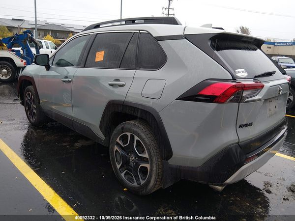 2019 TOYOTA RAV4 — I3