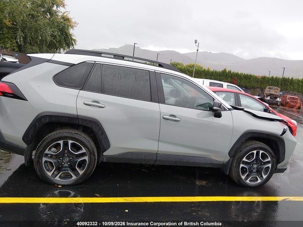 2019 TOYOTA RAV4 — I14