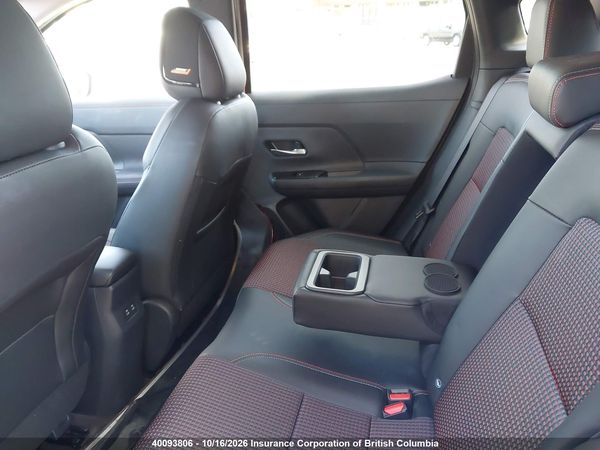 2026 NISSAN KICKS SR — I8