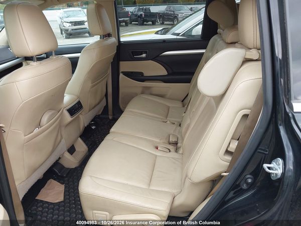 2016 TOYOTA HIGHLANDER xle — I8