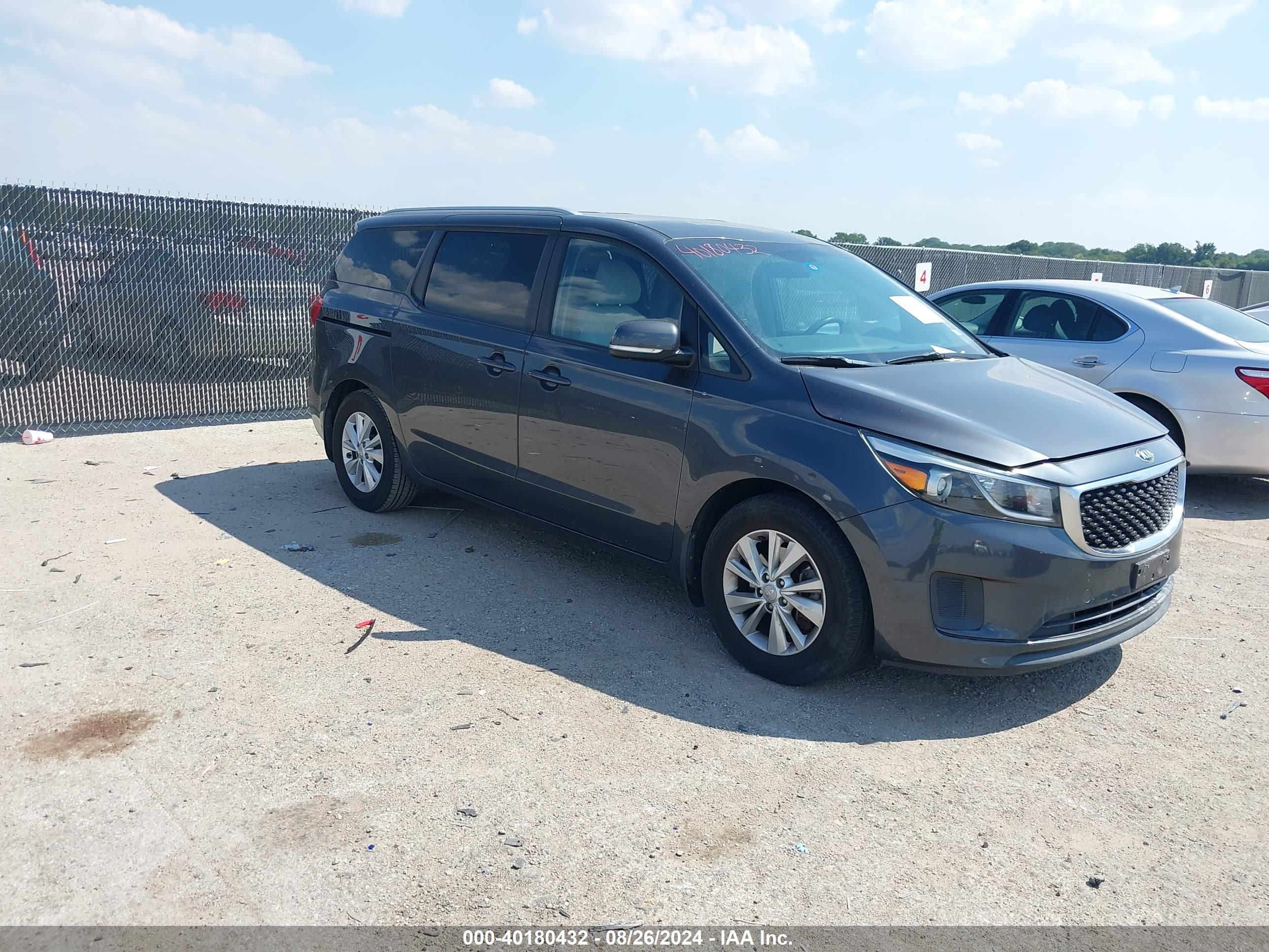 2016 KIA SEDONA LX
