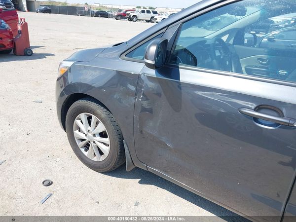 2016 KIA SEDONA LX