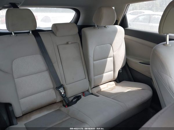2016 HYUNDAI TUCSON SE