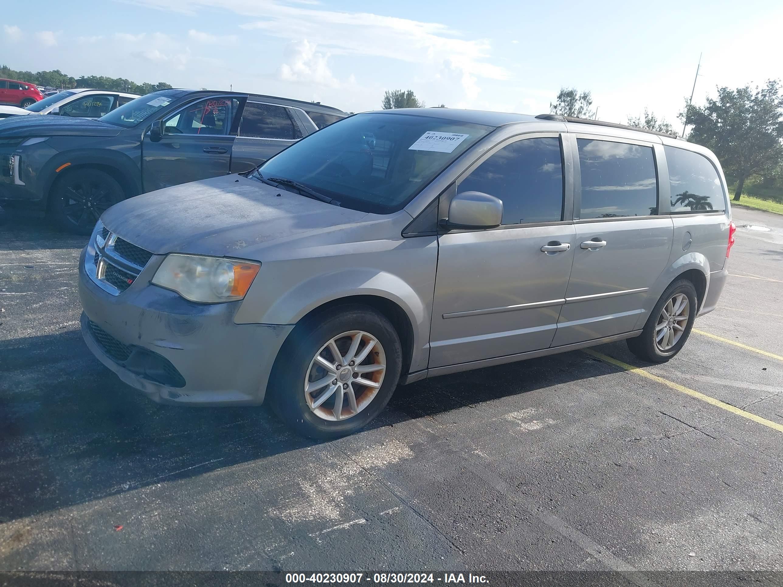 2014 DODGE GRAND CARAVAN SXT — I2