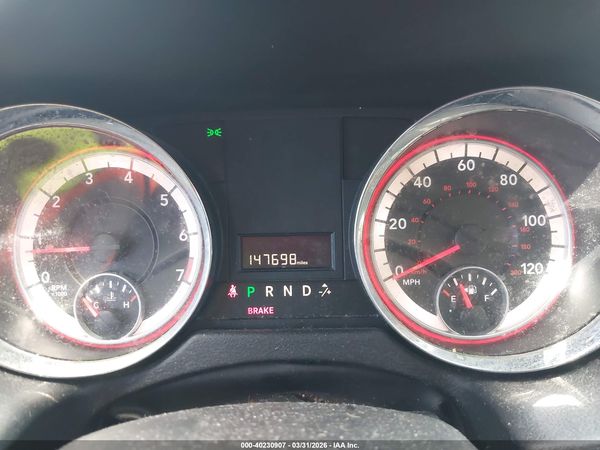 2014 DODGE GRAND CARAVAN SXT — I7