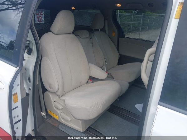 2014 TOYOTA SIENNA LE V6 8 PASSENGER