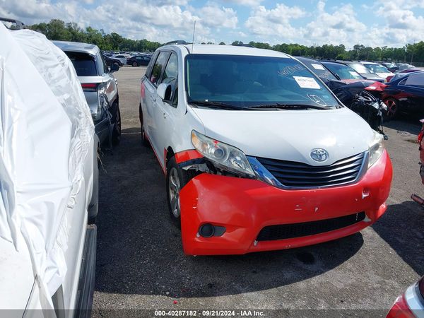 2014 TOYOTA SIENNA LE V6 8 PASSENGER