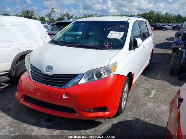 2014 TOYOTA SIENNA LE V6 8 PASSENGER