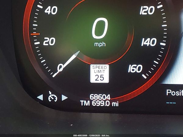 2021 VOLVO XC60 T5 MOMENTUM