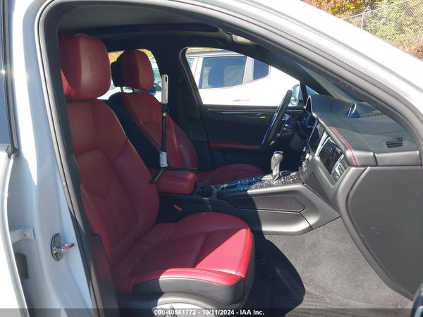 2020 PORSCHE MACAN