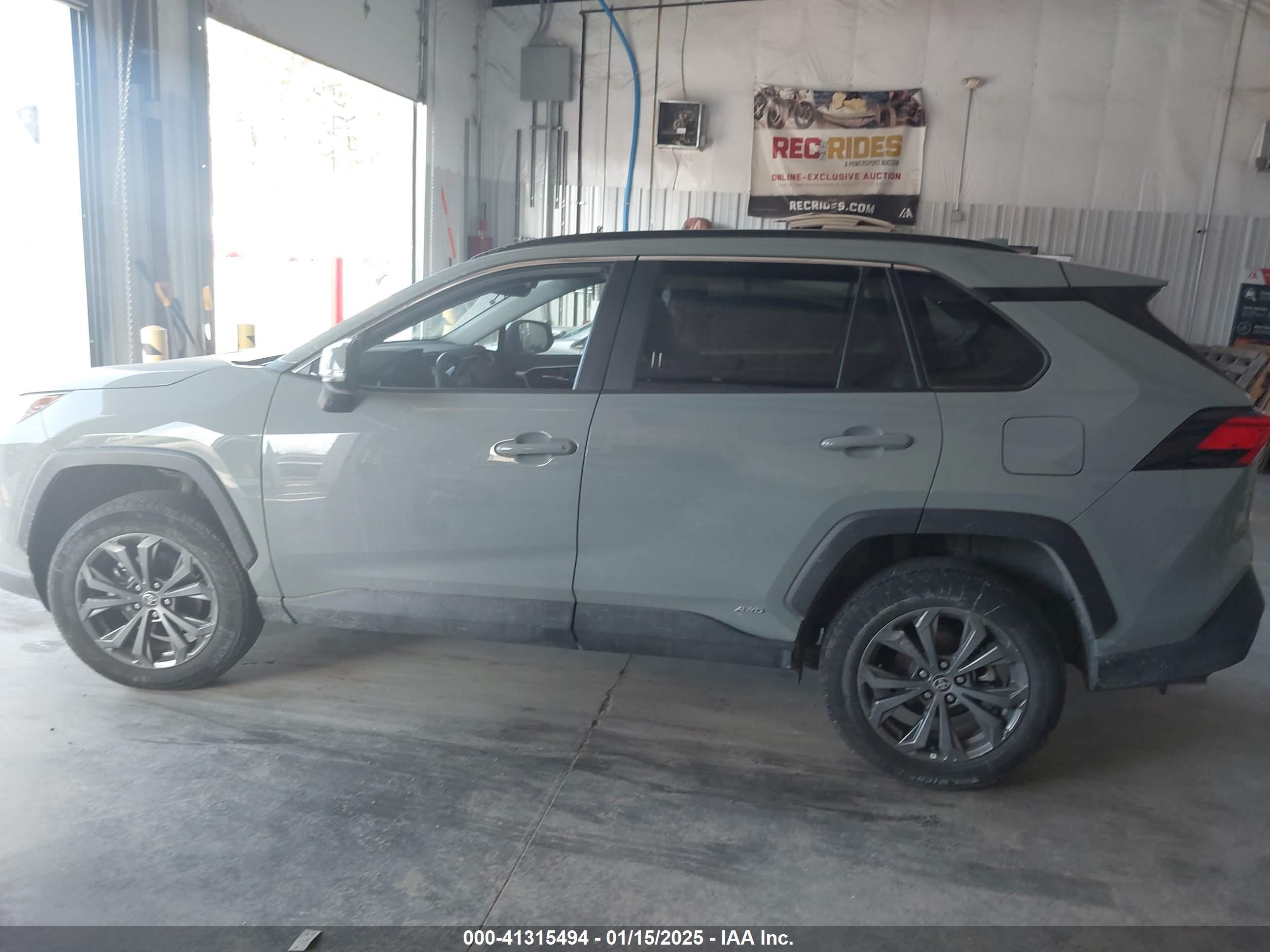 2023 TOYOTA RAV4 HYBRID XLE PREMIUM