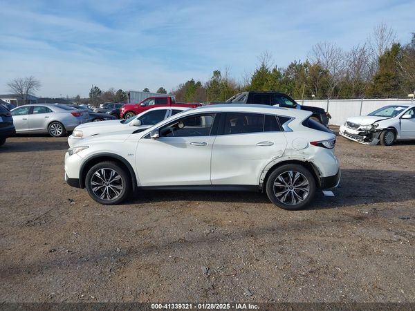 2017 INFINITI QX30 PREMIUM