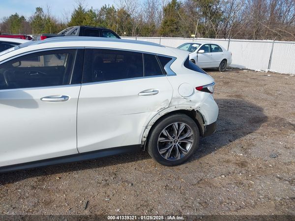 2017 INFINITI QX30 PREMIUM