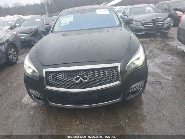 2019 INFINITI Q70 3.7X LUXE