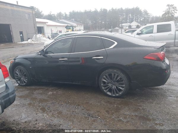 2019 INFINITI Q70 3.7X LUXE