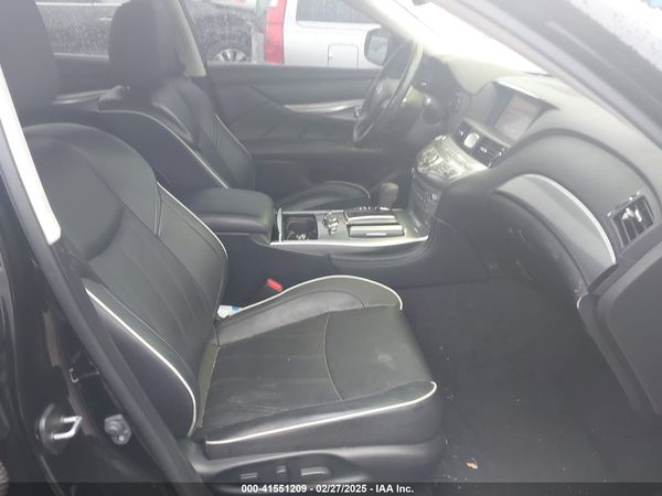 2019 INFINITI Q70 3.7X LUXE