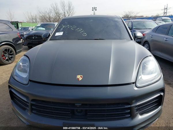 2019 PORSCHE CAYENNE